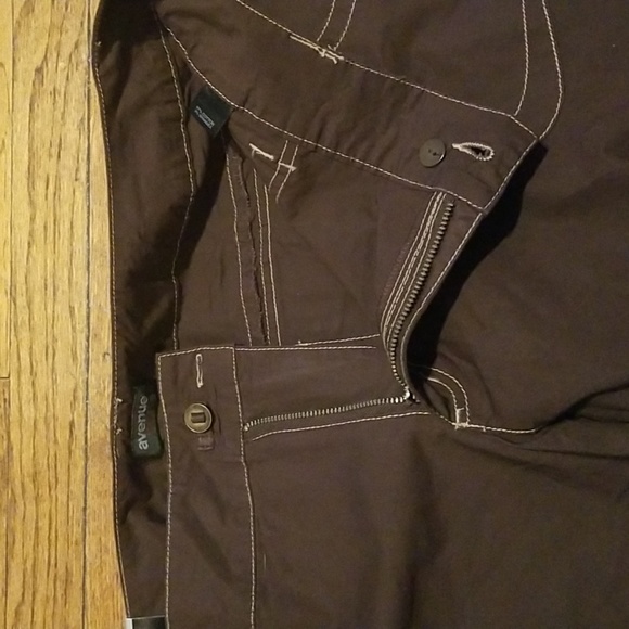 Avenue Cropped Pants Size 16 - Picture 9 of 11